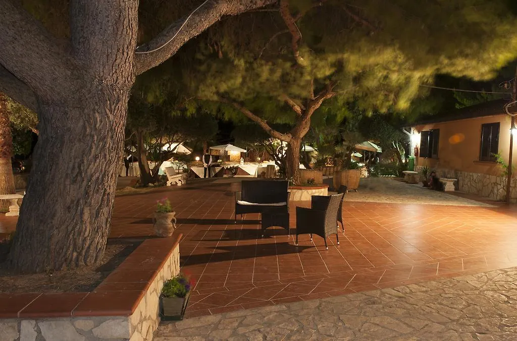 Borgo Dei Vigneti Guest House Ponte Madonna 0*, Villaggio La Loggia Italy