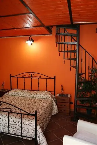 Borgo Dei Vigneti Guest House Ponte Madonna 0*, Villaggio La Loggia